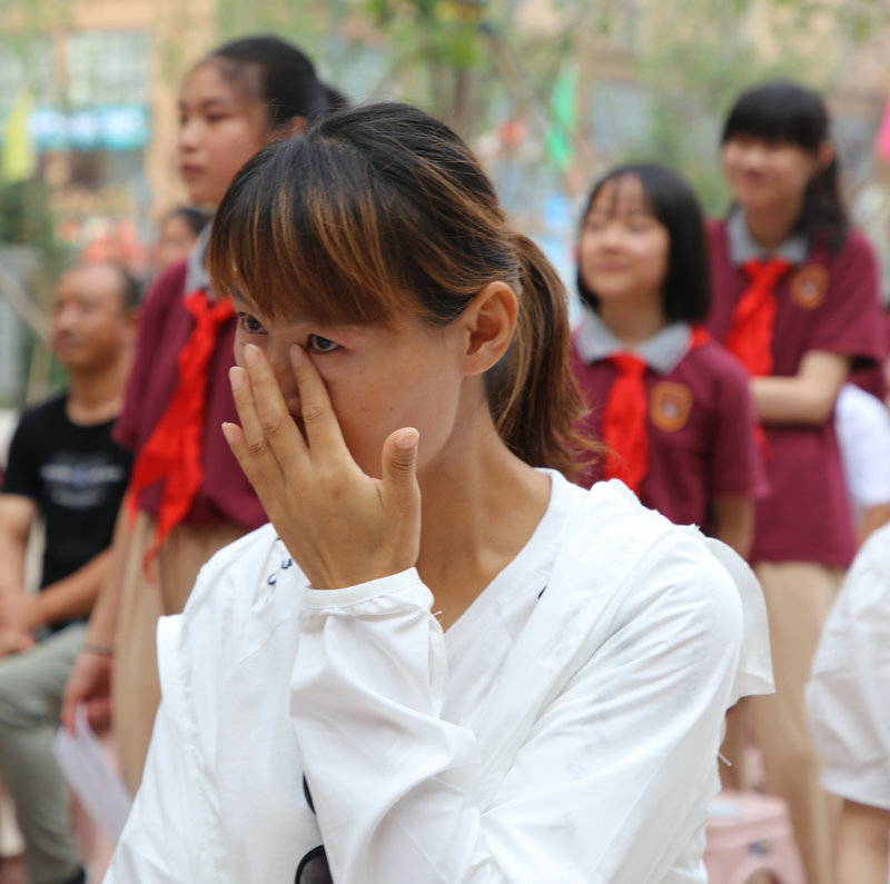 8、現場的媽媽感動地流下了眼淚.jpg