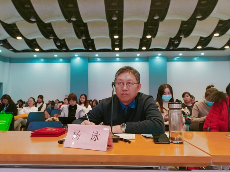 楊泳照片.png