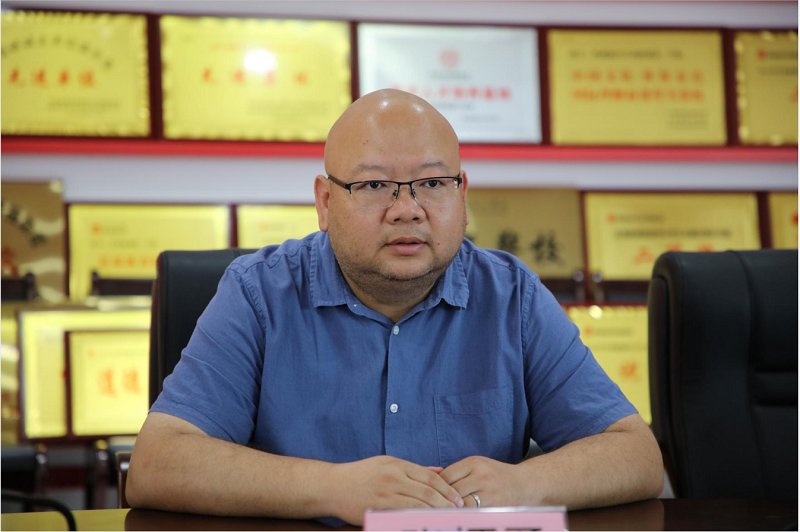 張主任.png