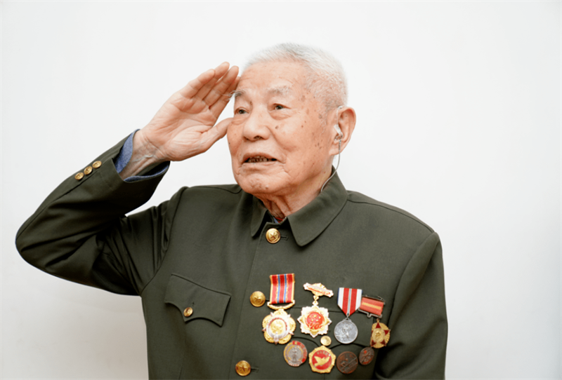 志愿軍戰士閻福斌.png