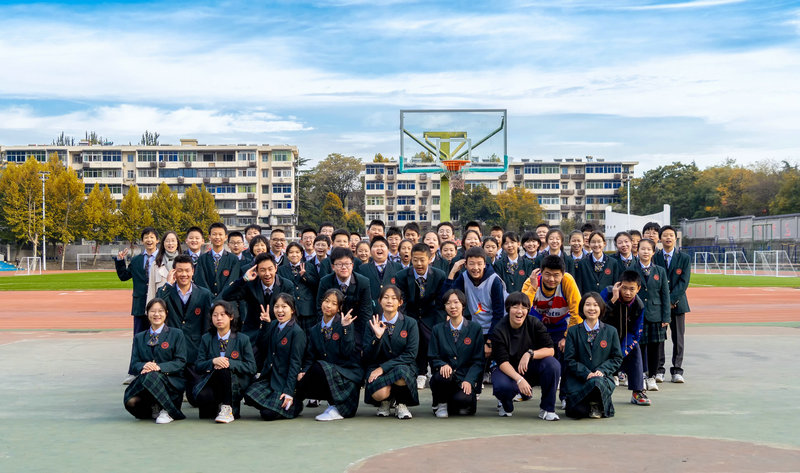 冠軍班級(jí)初二（3）班.jpg