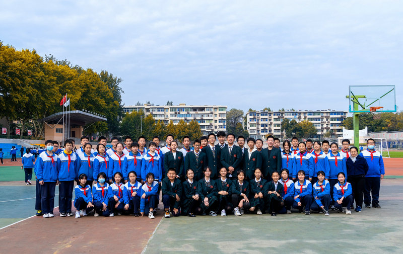 季軍班級(jí)初二（9）班.jpg