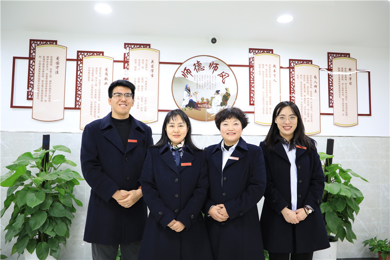 參賽教師隊伍合影.jpg