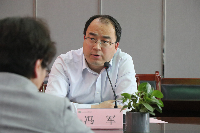 馮校.jpg