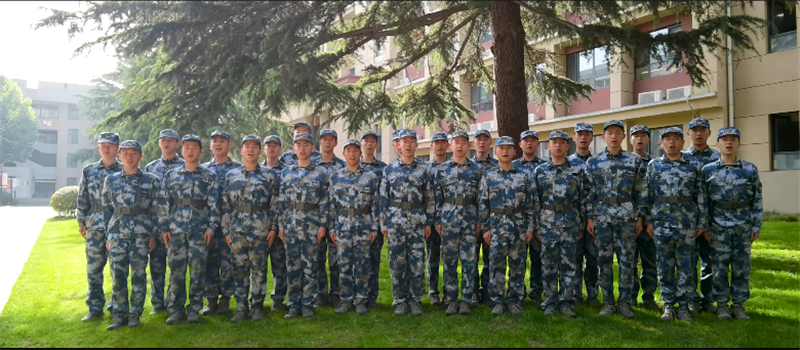 04觀看海航班學生慶祝海軍節祝福視頻.png