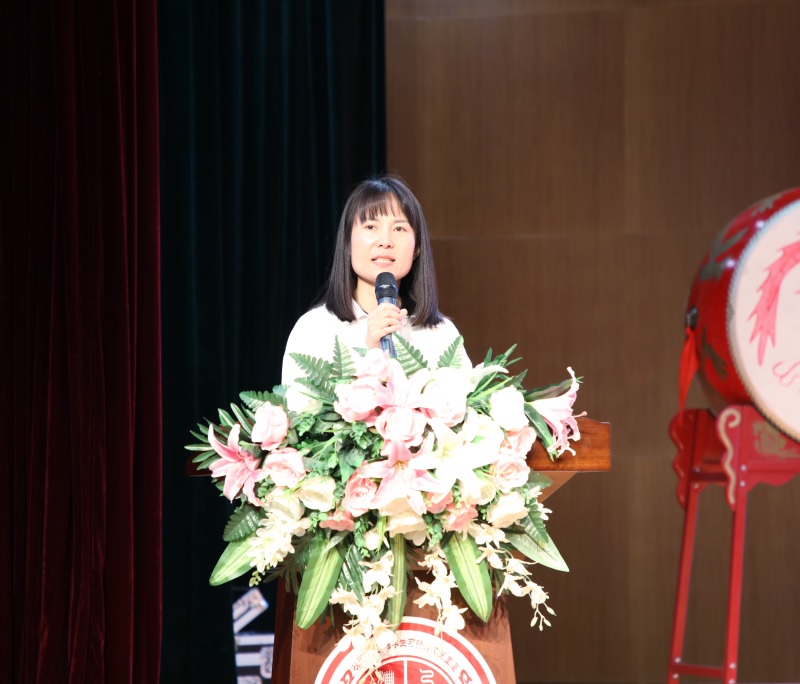 家長(zhǎng)發(fā)言.jpg