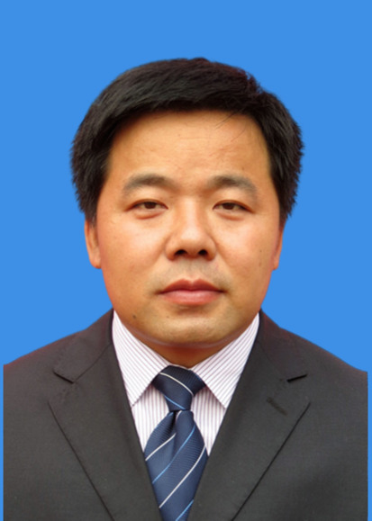 談吉國證件照.jpg