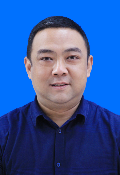 魏昆鵬校長證件照.JPG