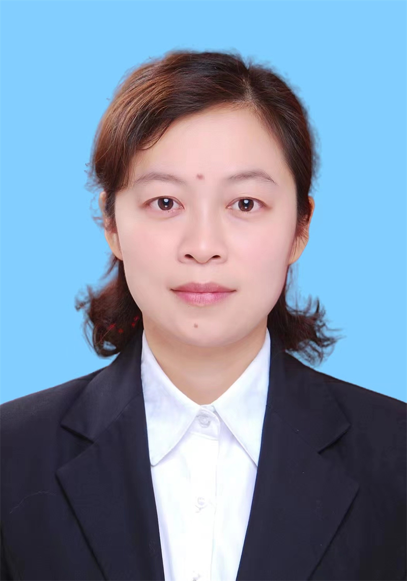 鄢麒麟證件照.jpg